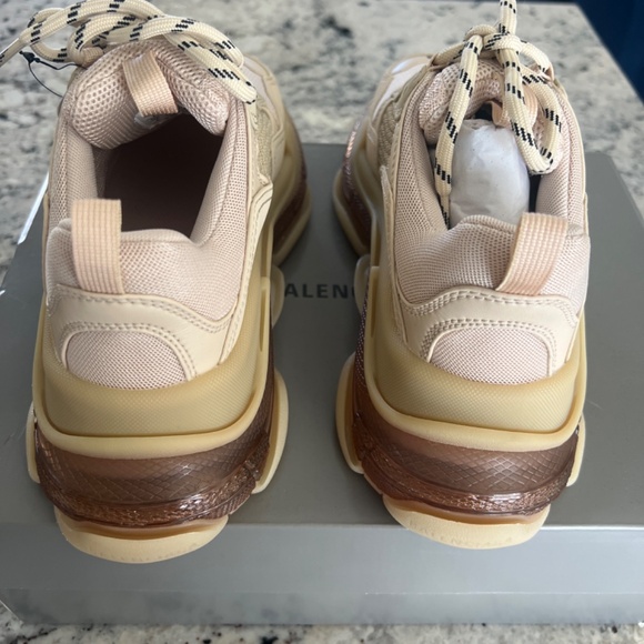 Balenciaga triple s clear sole monocolor - Picture 5 of 7